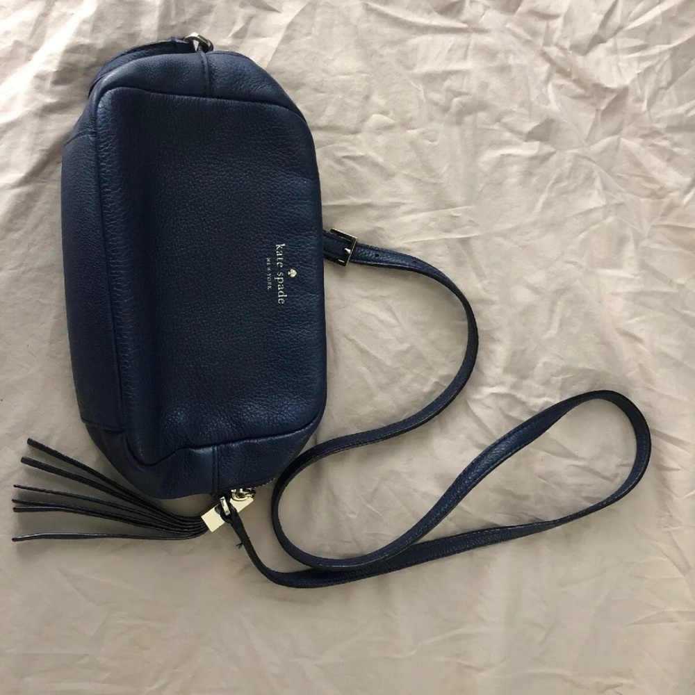 Navy Kate spade crossbody